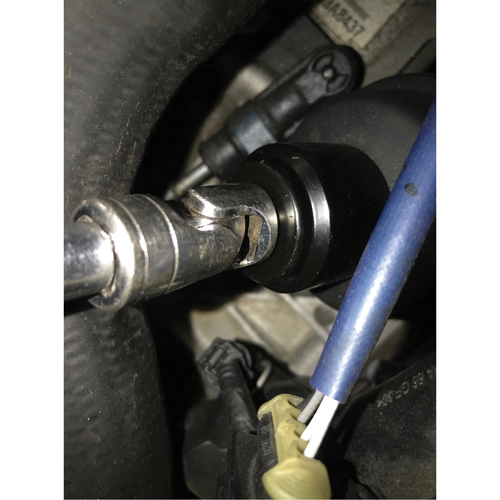 Douille pour filtre &agrave; huile Cummins 5,9 L - 25 mm GTA Hardware Inc