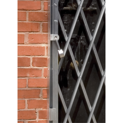 Barri&egrave;res de porte robustes, Simple, 4' lo x 5' 9" h d&eacute;ploy&eacute; GTA Hardware Inc