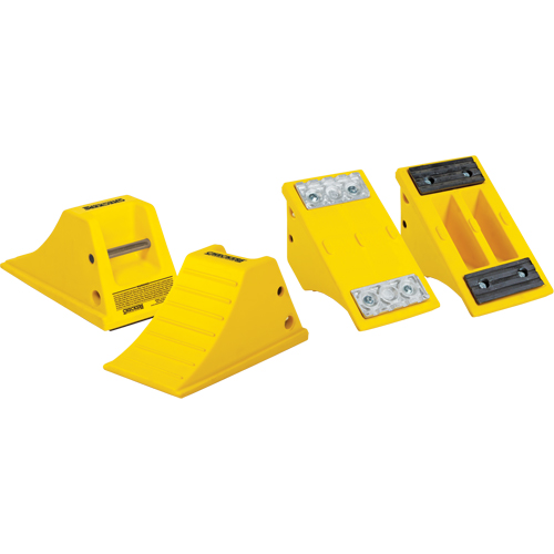 Cales-roue tout terrain, Ur&eacute;thane, Jaune, 8-1/2" la x 15-1/2" p x 8-1/4" h GTA Hardware Inc
