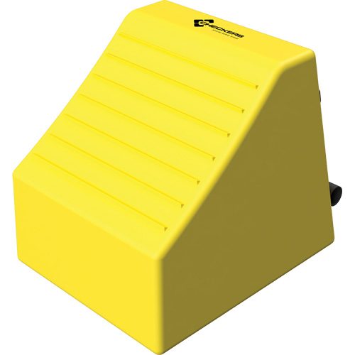 Cale de roue ultra-robuste pour l'exploitation mini&egrave;re Checkers Safety, PEHD, Jaune, 14-1/2" la x 17-1/2" p x 16" h GTA Hardware Inc