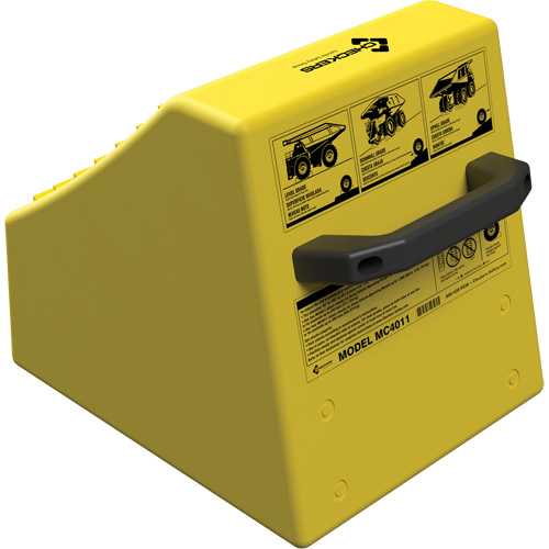 Cale de roue ultra-robuste pour l'exploitation mini&egrave;re Checkers Safety sans support, PEHD, Jaune, 14-1/2" la x 17-1/2" p x 16" h GTA Hardware Inc