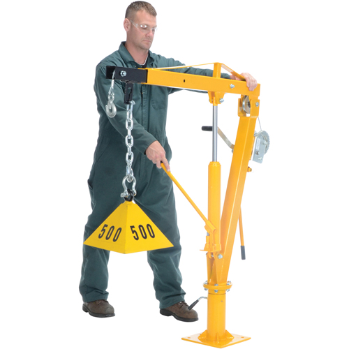 Grue &agrave; fl&egrave;che pour camion actionn&eacute;e par treuil, Capacit&eacute; de 1000 lb (0,5 tonne), Limite de 86-1/2" GTA Hardware Inc