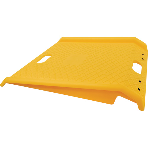 Rampe de trottoir portable en poly pour diable, Capacit&eacute; de 1000 lb, 27" la x 27" lo GTA Hardware Inc
