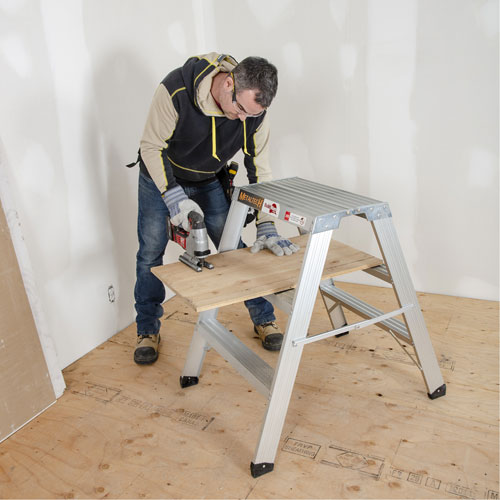 Poste de travail chevalet de sciage portatif, Cadre Aluminium, 12-1/4" p x 36" h GTA Hardware Inc