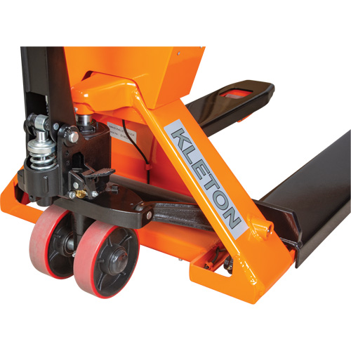 Transpalette &agrave; balance num&eacute;rique, 44,5" lo x 27,75" la, Capacit&eacute; de 4400 lb GTA Hardware Inc