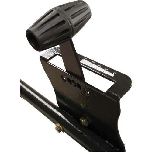 Broadcast Spreader with Stainless Steel Hardware, 15000 sq. ft., 70 lbs. capacity GTA Hardware Inc