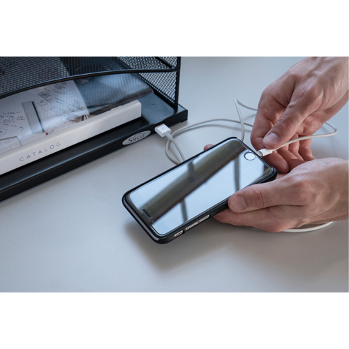 Organisateur de bureau avec alimentation USB Onyx GTA Hardware Inc