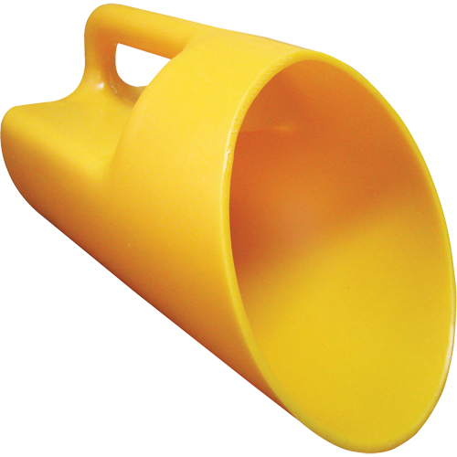 Polyethylene Salt & Sand Scoop GTA Hardware Inc