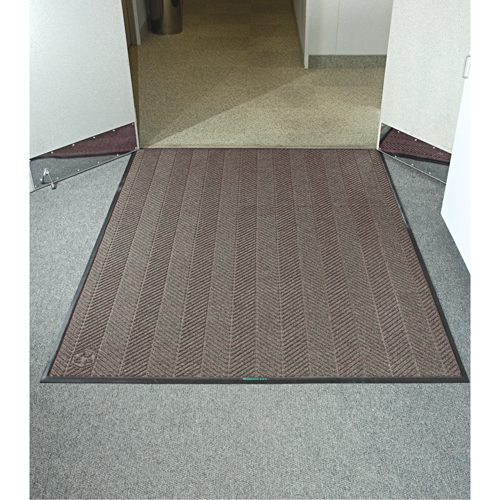 Tapis Waterhog Eco Elite, Essuie-pieds/grattoir, 4' x 20' x 3/8", Brun ch&acirc;taignier GTA Hardware Inc