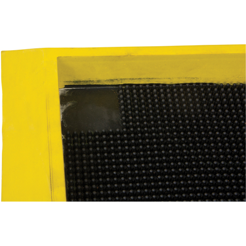 Foot Sanitizing Matting, Rubber, 2-2/3' W x 3-1/4' L x 2-1/2" Thick, Yellow GTA Hardware Inc