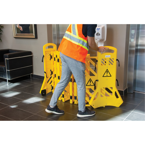 Barri&egrave;re mobile portative, 40" h x 13' lo, Jaune GTA Hardware Inc