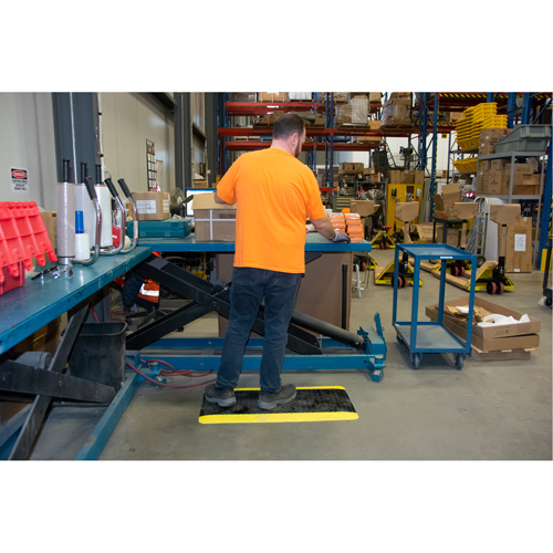 Tapis antifatigue, Losange, 1-2/3' x 3-1/4' x 3/4", Noir/Jaune, Polyur&eacute;thane GTA Hardware Inc