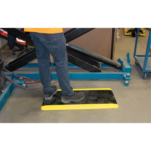 Tapis antifatigue, Losange, 1-2/3' x 3-1/4' x 3/4", Noir/Jaune, Polyur&eacute;thane GTA Hardware Inc