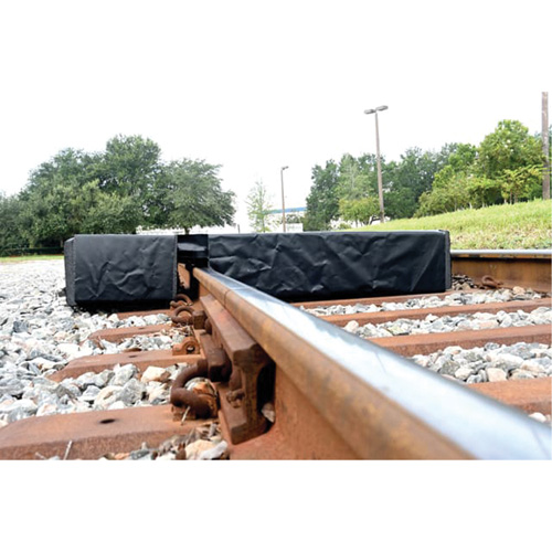 Berme Ultra-Track Berm, Capacit&eacute; 144 gal. US, 4' la x 6' lo x 12" h, Paroi en mousse GTA Hardware Inc