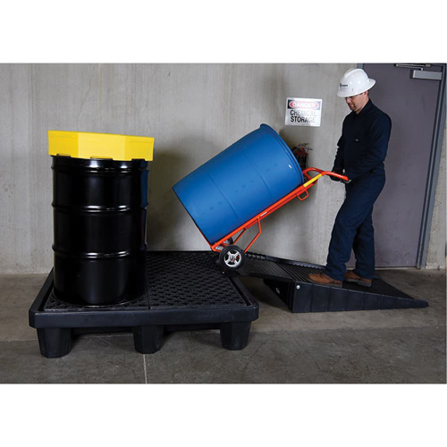 Ultra-Spill Pallet mod&egrave;le &eacute;conomique, 4 barils, Capacit&eacute; de d&eacute;versement 66 gal. US, 53" x 53" x 11,8" GTA Hardware Inc