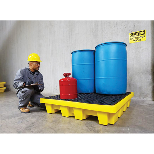 Ultra-Spill Pallet emboitable, 4 barils, Capacit&eacute; de d&eacute;versement 66 gal. US, 51" x 51" x 10" GTA Hardware Inc