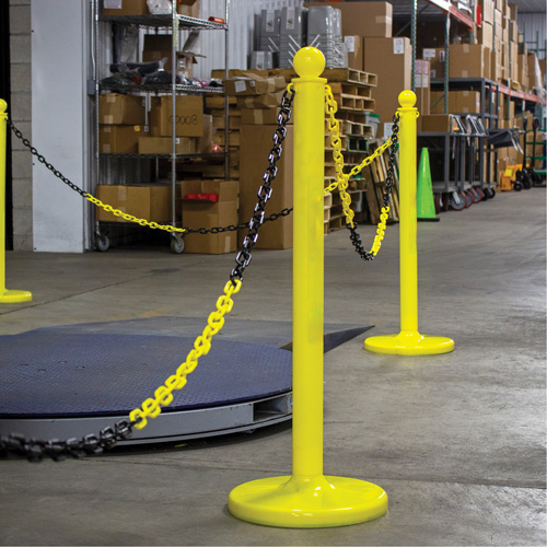 Bicolour Plastic Barrier Chain, Green/White, 2" Link, 500' Length GTA Hardware Inc