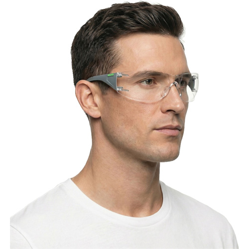 Lunettes de s&eacute;curit&eacute; gris/vert Adapt Lite, Lentille Transparent, Antibu&eacute;e/Anti-&eacute;gratignures, ANSI Z87+/R&eacute;pond ou surpasse la norme CSA Z94.3 GTA Hardware Inc