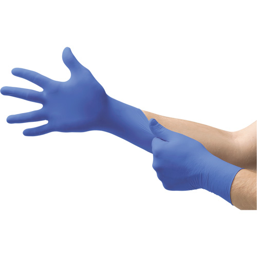 Gants jetables N21 MICROFLEX, 7.5/8/Moyen, Nitrile, 4,7 mils/5,5-mil, Sans poudre, Cobalt, Classe 2 GTA Hardware Inc