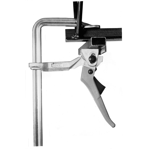 Serre-joints &agrave; levier (s&eacute;rie LC), 8" (203,2 mm), Force de serrage 660 lb GTA Hardware Inc