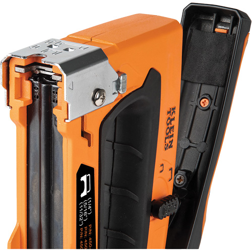 Agrafeuse pour c&acirc;blage libre, Agrafes 5/16"/1/4"/11/32" GTA Hardware Inc