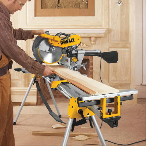 Scie &agrave; onglets combin&eacute;s coulissante &agrave; double biseau, 12", 15 A, 120 V GTA Hardware Inc