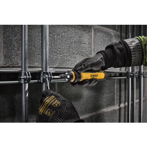 Jeu de tournevis sans fil de 14 morceaux avec commande FLEXDRIVE, 4 V, 44 lb-po/5 Nm couple max. GTA Hardware Inc