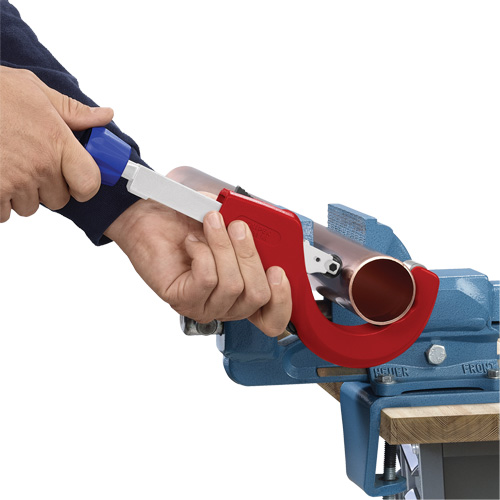 Coupe-tubes KNIPEX TubiX&reg; XL 10-1/4", Capacit&eacute; de 5/64"- 3" GTA Hardware Inc