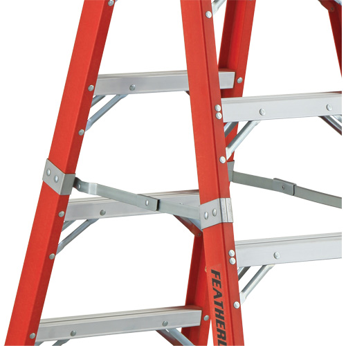 6600 AA Series Industrial Extra Heavy-Duty 2-Way Stepladders, Fibreglass, 375 lbs. Capacity, 4' GTA Hardware Inc