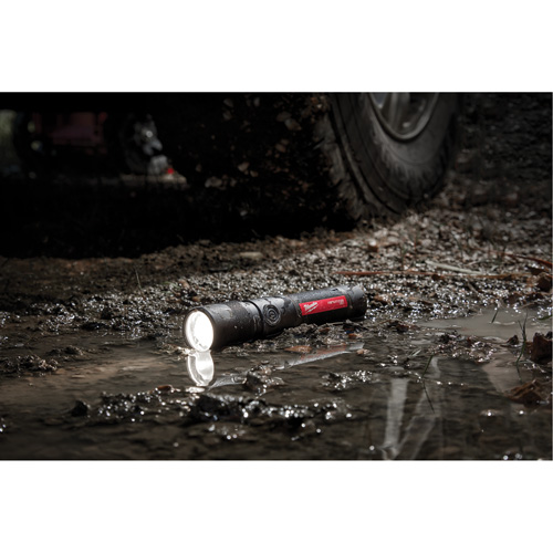 Lampe de poche 1100L &agrave; mise au point par torsion, DEL, 1100 lumens, Piles Rechargeable GTA Hardware Inc