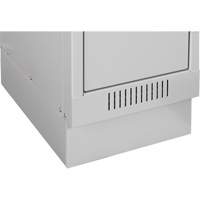 Base en retrait pour casiers &eacute;conomiques Clean Line, 1 Blocs, 4" lo x 12" la x 18" p, Gris, Acier GTA Hardware Inc