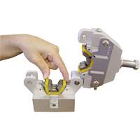 Sertisseuse pour tuyau de climatiseur GTA Hardware Inc