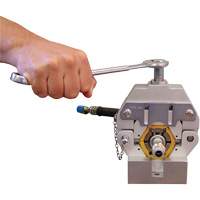 Sertisseuse pour tuyau de climatiseur GTA Hardware Inc