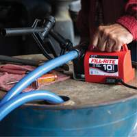 Pompe de transfert de carburant 12 V CC avec pistolet GTA Hardware Inc