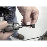 Gabarit de perçage de collecteur pour GM 4,8 L; 5,3 L et 6 L GTA Hardware Inc