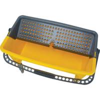 Seau et essoreuse pour vadrouille en microfibres, Passoire, 11 gal. US (44 pintes), Jaune GTA Hardware Inc