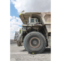 Protecteur de c&acirc;ble &agrave; traverse extr&ecirc;me Yellow Jacket, 2 canaux, 35,75" lo x 42,125" la x 5,125" h GTA Hardware Inc