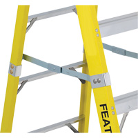 Industrial Heavy-Duty Stepladders (6400 Series), 4', Fibreglass, 300 lbs. Capacity, Type 1A GTA Hardware Inc