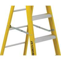 Industrial Heavy-Duty Stepladders (6900 Series), 4', Fibreglass, 300 lbs. Capacity, Type 1A GTA Hardware Inc