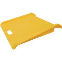 Rampe de trottoir portable en poly pour diable, Capacit&eacute; de 1000 lb, 27" la x 27" lo GTA Hardware Inc