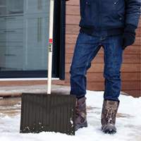 Pelle &agrave; neige Nordic, Lame Polypropyl&egrave;ne, Largueur 17-3/4", Manche Prise en D GTA Hardware Inc