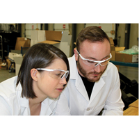 Lunettes de s&eacute;curit&eacute; s&eacute;rie Z1500, Lentille Transparent, Anti-&eacute;gratignures, R&eacute;pond ou surpasse la norme CSA Z94.3 GTA Hardware Inc