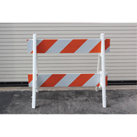 Barricades, En A, 28,6" lo x 40" h, Orange/Blanc GTA Hardware Inc