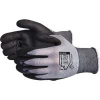 Gants en nylon Dexterity, 6, R&ecirc;vetement Nitrile, Calibre 13, Enveloppe en Nylon GTA Hardware Inc