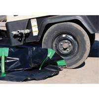 Ultra-Containment Berm&reg;, 179 US gal. Capacity, 4' W x 6' L x 12" H, Stake Wall GTA Hardware Inc