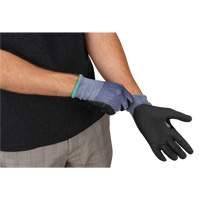 Gants r&eacute;sistant &agrave; la coupe, Taille Petit, Calibre 15, Rev&ecirc;tement Mousse de nitrile, Enveloppe en PEHP, ASTM ANSI niveau A3 GTA Hardware Inc