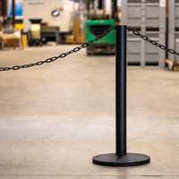 Ensemble de montants industriels avec chaîne en plastique, Hauteur de 37", Rouge GTA Hardware Inc