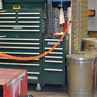 Ensemble de barri&egrave;re &agrave; chaîne magn&eacute;tique pour l'entrep&ocirc;t, Orange, Maillon de 2", 15' de long GTA Hardware Inc