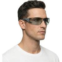 Lunettes de s&eacute;curit&eacute; Adapt Lite, Lentille Int&eacute;rieur/ext&eacute;rieur, Antibu&eacute;e/Anti-&eacute;gratignures, ANSI Z87+/R&eacute;pond ou surpasse la norme CSA Z94.3 GTA Hardware Inc