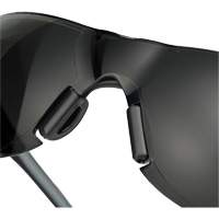 Lunettes de s&eacute;curit&eacute; Adapt Lite, Lentille Fum&eacute;e, Antibu&eacute;e/Anti-&eacute;gratignures, ANSI Z87+/R&eacute;pond ou surpasse la norme CSA Z94.3 GTA Hardware Inc